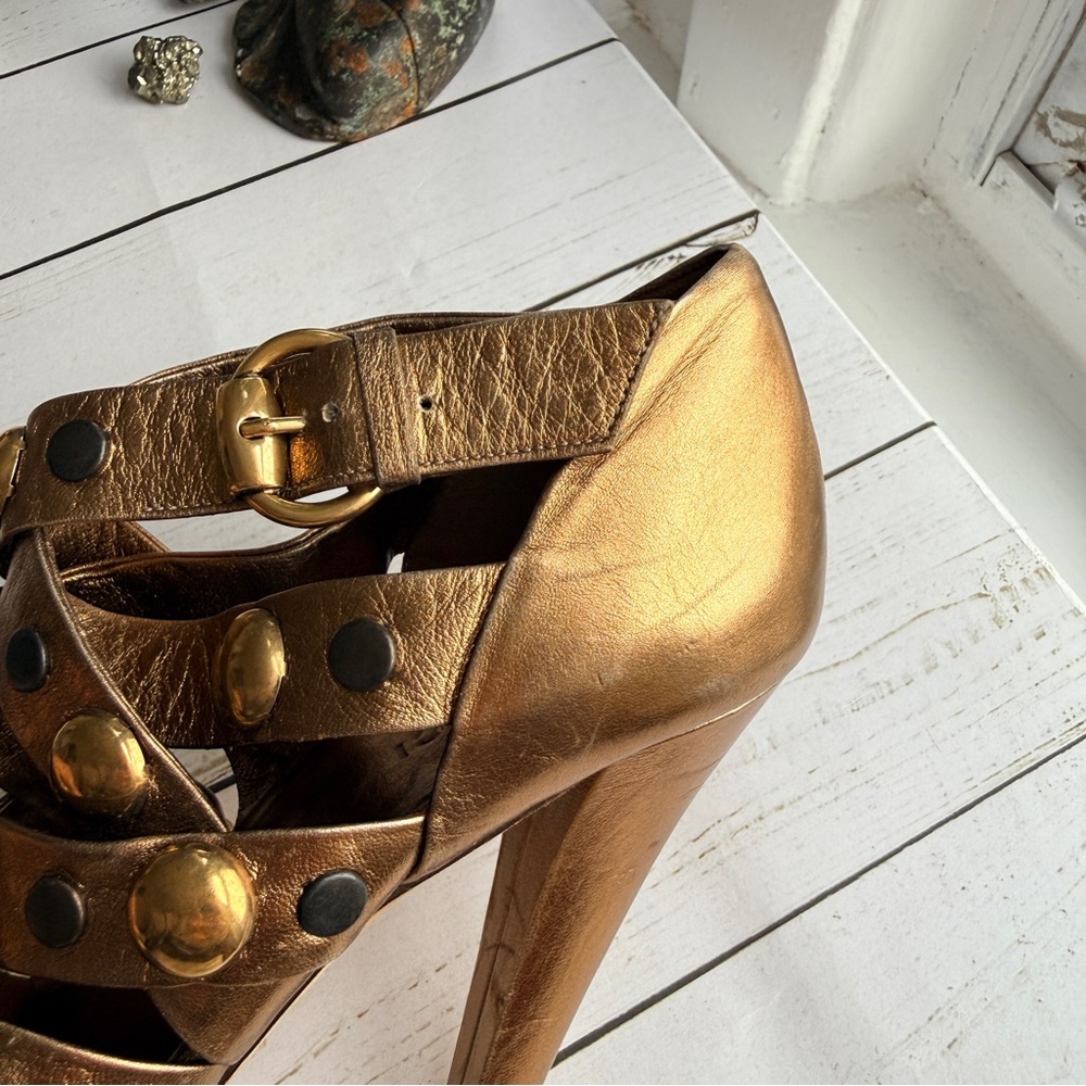 Gucci | Vintage Babouska Studded Metallic Gold Leather 5” Heels - Picture 16 of 16
